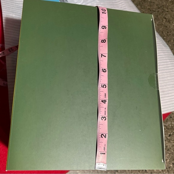 Paper Source Tinsel and Ornament Garland - Festive Green and Gold - Picture 8 of 10